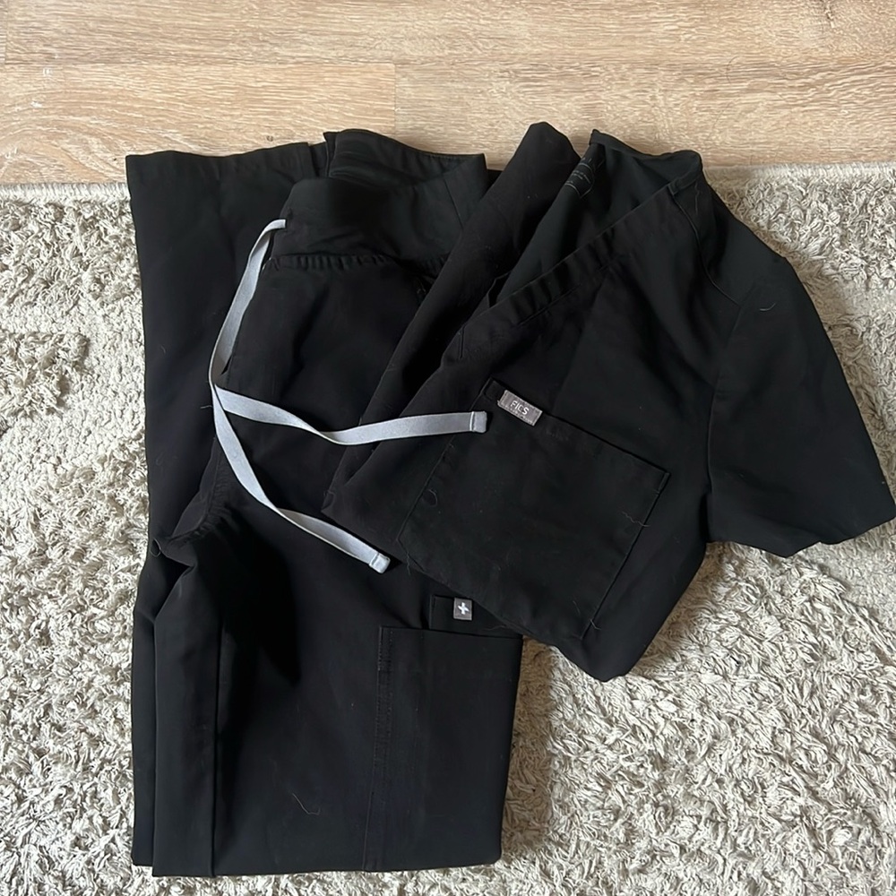 FIGS Yola high waisted scrub pants + Catarina top